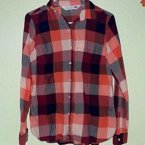 Women’s plaid button up